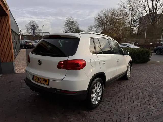 Volkswagen Tiguan 1.4 TSI LIFE Navi Clima Stoelverwarming