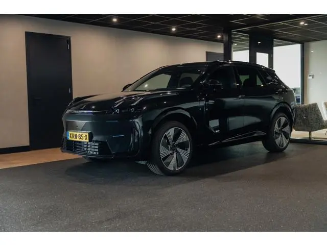 Lynk & Co 08