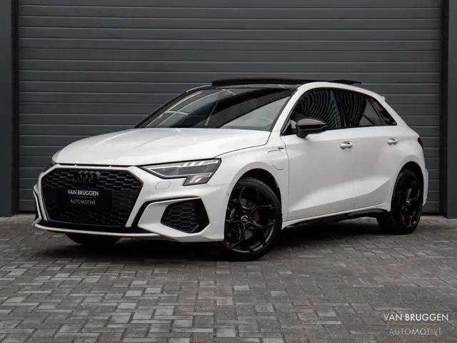 Audi A3 Sportback 40 TFSI e S-Line Pano B&O RS-Stoelen Sfeer BTW Camera S3