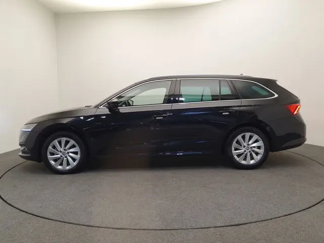 ŠKODA Octavia Combi 1.0 e-TSI 110pk DSG/AUT Business Edition Camera, Cruise control, Virtual cockpit