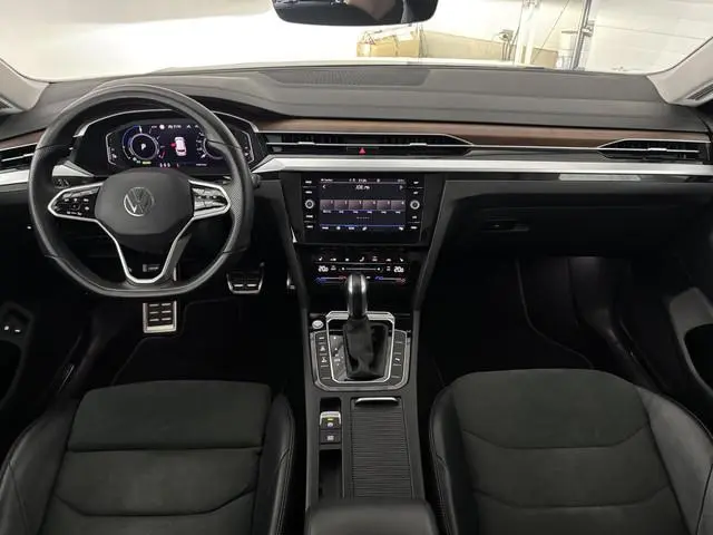 Volkswagen Arteon Shooting Brake 1.4 TSI eHybrid Elegance Business+ | ADAP. CRUISE | CARPLAY | CAMER...