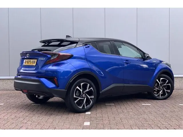 Toyota C-HR 1.8 Hybrid Bi-Tone | JBL Audio | Stuur en Stoelverwarming | Parkeersensoren v&a | Camera...