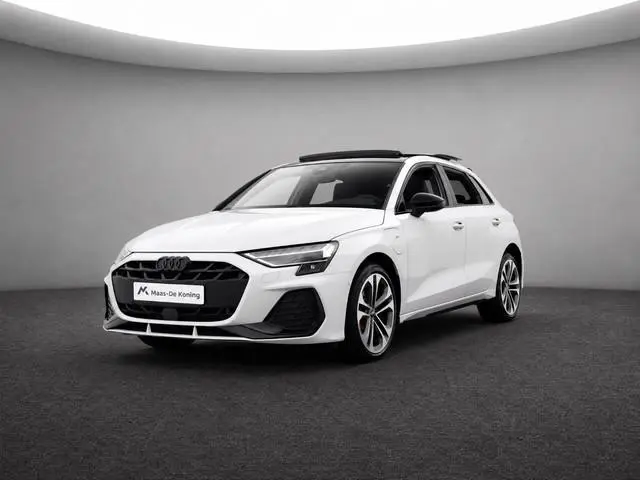 Audi A3 Sportback 45 TFSIe 272pk S-tronic S edition Competition · Panoramadak · Camera · Carbon Acht...