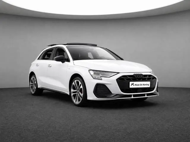 Audi A3 Sportback 45 TFSIe 272pk S-tronic S edition Competition · Panoramadak · Camera · Carbon Acht...