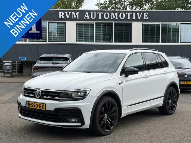 Volkswagen Tiguan 1.5 TSI ACT Highline Business R R LINE | PANORAMA DAK | DIGIT. DASHB. | CAMERA | O...