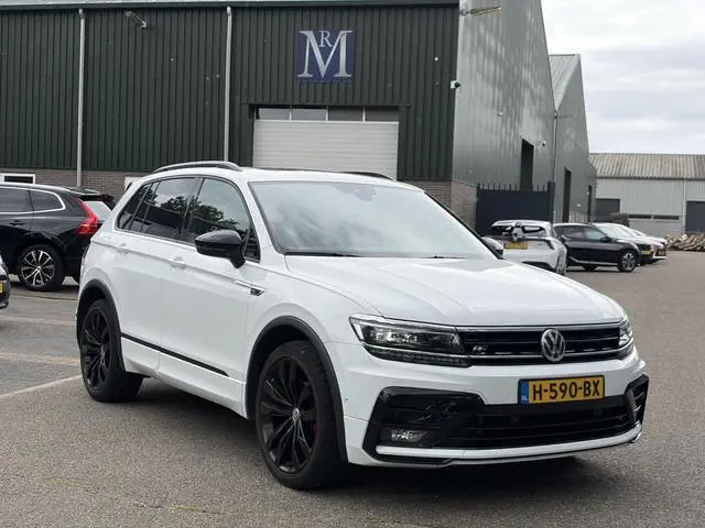 Volkswagen Tiguan 1.5 TSI ACT Highline Business R R LINE | PANORAMA DAK | DIGIT. DASHB. | CAMERA | O...