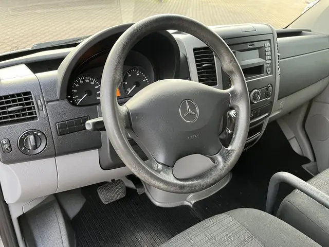 Mercedes-Benz Sprinter 210 2.2 CDI 325 L1H1 | Automaat | Airco | Trekhaak | Camera | Betimmering |