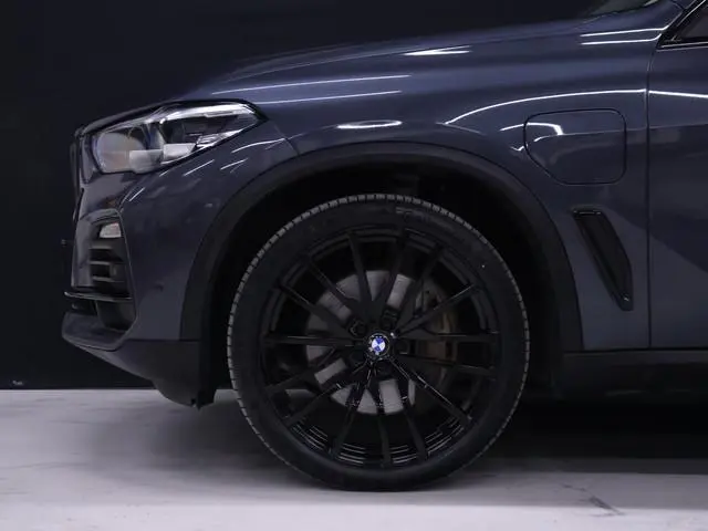 BMW X5 xDrive45e High Executive [SCHUIFDAK, HARMAN KARDON, TREKHAAK, LUCHTVERING, APPLE CARPLAY, AND...
