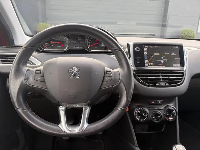 Peugeot 208 1.2 PureTech Style ✓Nieuwe D-riem✓Net beurt gehad✓2e Eigenaar✓Navi✓Airco✓Cruise✓5 Deurs✓...