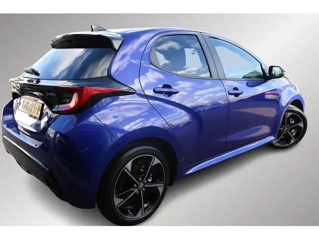 Toyota Yaris 1.5 Hybrid 130 Executive, Luxe Bekleding, Stoel en Stuurwielverwarming, Apple Carplay e...