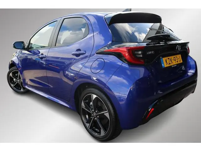 Toyota Yaris 1.5 Hybrid 130 Executive, Luxe Bekleding, Stoel en Stuurwielverwarming, Apple Carplay e...