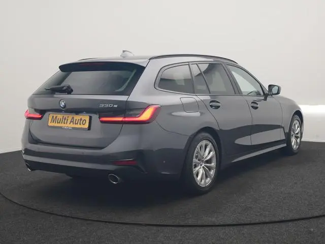 BMW 3-serie Touring 330e PHEV 293pk Dealer O.H. | Cruise Control | Camera | Stoelverwarming | Carpla...