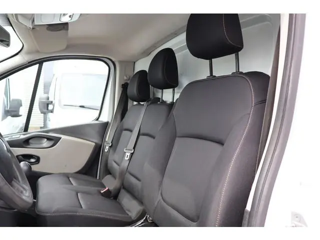 Renault Trafic 1.6 dCi Airco Inrichting Imperiaal Sidebars