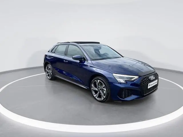 Audi A3 Sportback 40 TFSIe 150kW/204PK S Line · Panoramadak · Leder · Camera · Apple/Android Car Pla...
