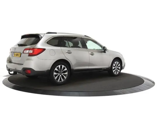 Subaru Outback 2.5i Premium Schuifdak / leer / Trekhaak / Camera / Harman Kardon enz