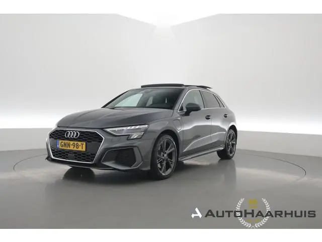 Audi A3 Sportback 40 TFSI e S-Line | Rijklaar! | RS ''Diamond'' stoelen | Pano | Afn. Trekhaak | Dod...