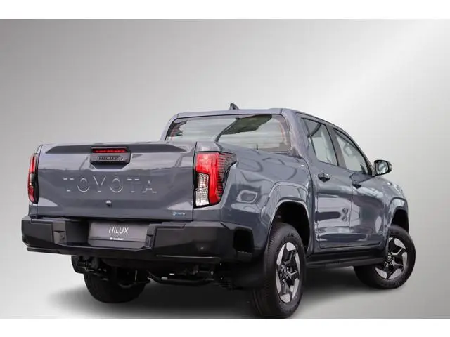 Toyota HiLux Challanger Van 59,2 kWh, 1600KG trekgewicht! Privacy Glass, Connected Services.