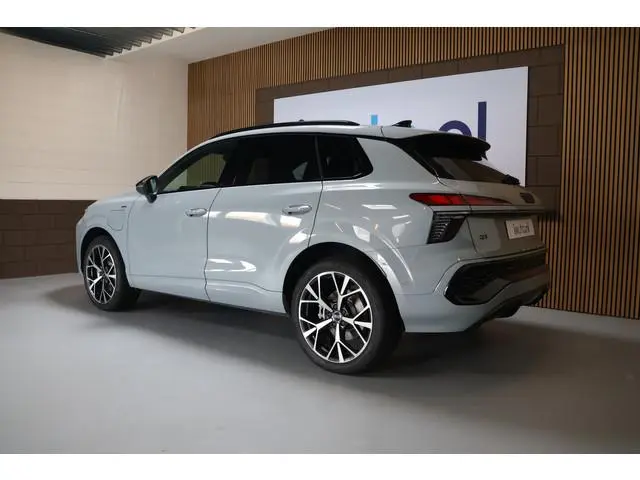 Audi Q3 1.5 200kW 272pk e-hybrid S-Line Pano/Leder/Tech Plus/Matrix LED/Camera/Elek-klep/Keyless/20"...