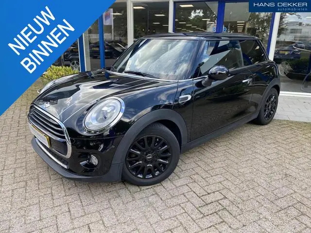 MINI 3-Deurs 1.5 Cooper Serious Business Keyless Entry / Automatsiche Airco / John Cooper Works Stuu...
