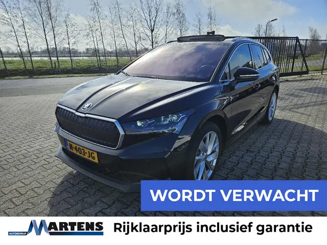 Skoda Enyaq iV 80 204pk Warmtepomp Panoramadak Matrix LED Camera Trekhaak Stoelverwarming Adaptieve...