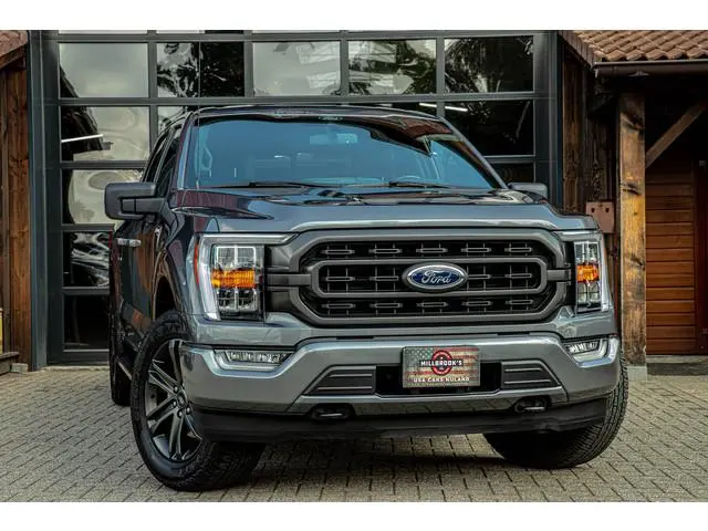 Ford F-150 XLT 5.0 v8
