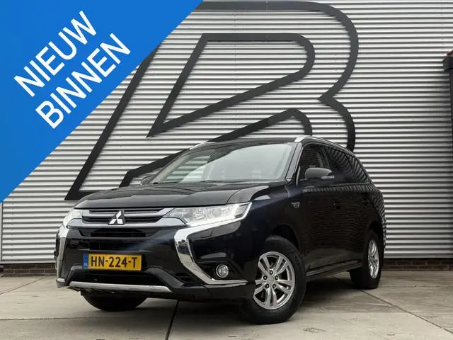 Mitsubishi Outlander 2.0 PHEV Business Edition SoH 65% |1e Eigenaar|Camera|Cruise|Trekhaak|Clima|Nav...