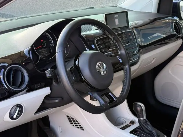 Volkswagen e-Up! | Pano | Stoelverwarming | Voorruitverwarming | Cruise | DAB | Navi |