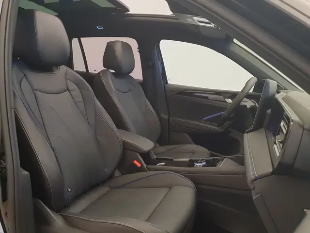 Volkswagen Tiguan 1.5 eHybrid 272pk DSG/AUT R-Line Wegklapbare trekhaak, Panoramadak, Harman/Kardon,...