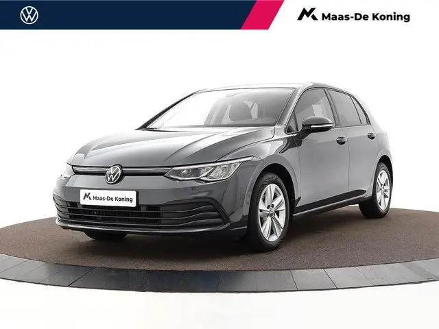 Volkswagen Golf 1.0 eTSI 110PK DSG Life · Apple/Android Car Play · Navigatie · P-Sensoren · Sfeerver...