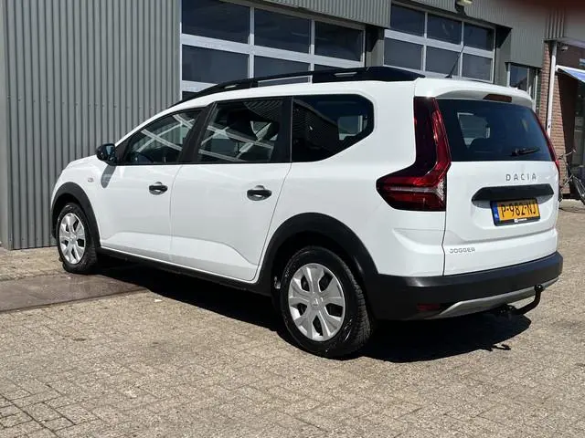 Dacia Jogger 1.0 TCe 110 7-Persoons Airco Cruise controle Trekhaak 1200kg trekgewicht Radio Elektris...