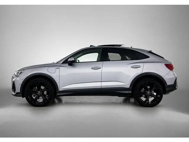 Audi Q3 Sportback 45 TFSIe S-Line PANO | CAMERA | FULL-LED