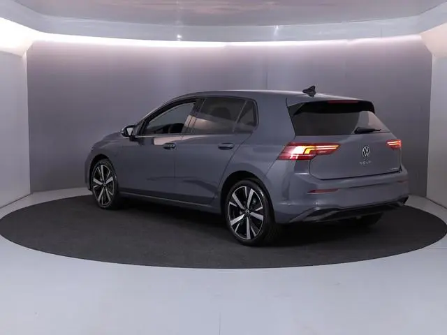 Volkswagen Golf Life Edition 1.5 eHybrid 150 kW / 204 PK Hatchback / Trekhaak / Carplay / 19 Inch
