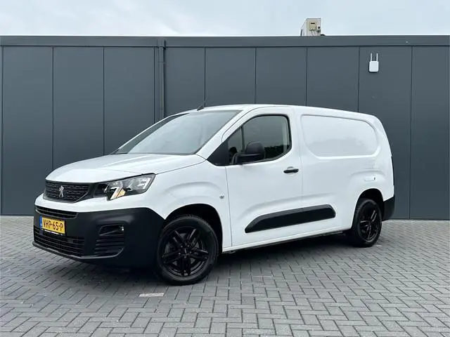 Peugeot Partner 1.5 BlueHDI 102 PK / L2H1 / TREKHAAK / 3 ZITS / CRUISE / AIRCO / APPLE CARPLAY / AND...