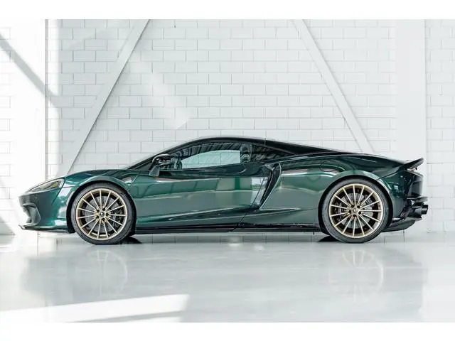 McLaren GT