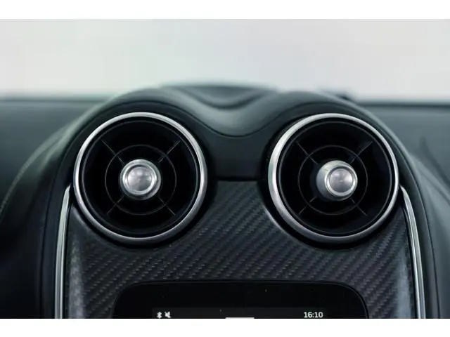 McLaren GT