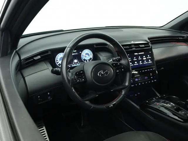 Hyundai Tucson 1.6 T-GDI HEV N Line | Navigatie | Camera | Stoelverwarming