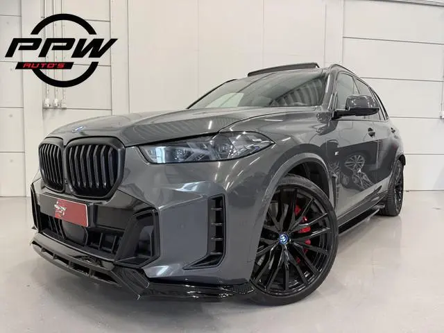 BMW X5 xDrive50e M-Sport DRAVITGRAU/PANO/22"/M-SPORTSTOELEN/SKY-LOUNGE/MASSAGE+VENTILATIE/H&K/22"BLA...