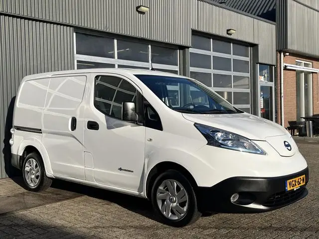 Nissan e-NV200 Visia 40 kWh Airco Telefoonverbinding 3 laadkabels Stuurwielbediening 2-Persoons