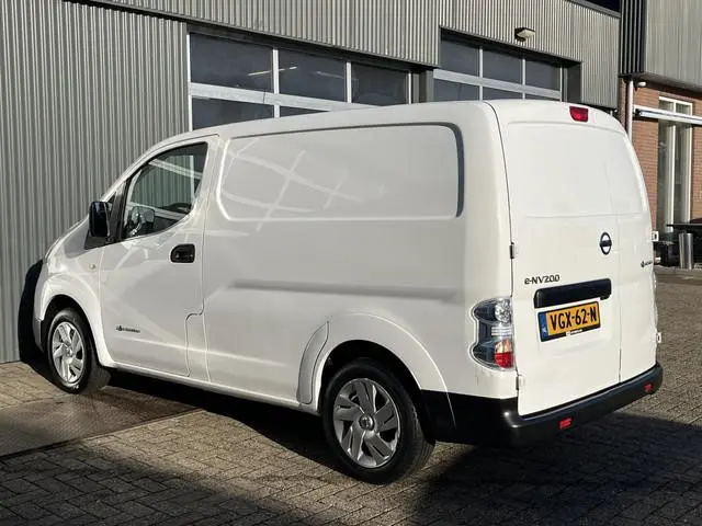 Nissan e-NV200 Visia 40 kWh Airco Telefoonverbinding 3 laadkabels Stuurwielbediening 2-Persoons