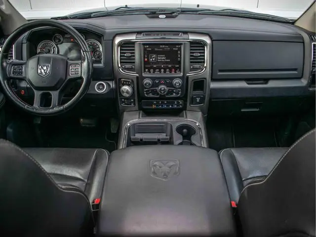 Dodge Ram 1500 5.7 V8 4x4 Quad Cab 6'4 | Pano | Alpine | Loadmaster | Luchtvering | | Stoelverwarmin...