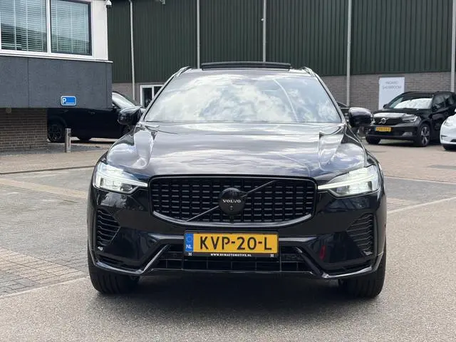 Volvo XC60 2.0 T6 Plug-in hybrid AWD Plus Dark ELEKTRISCHE TREKHAAK| PANO| STOEL + STUURVERWARMING|...