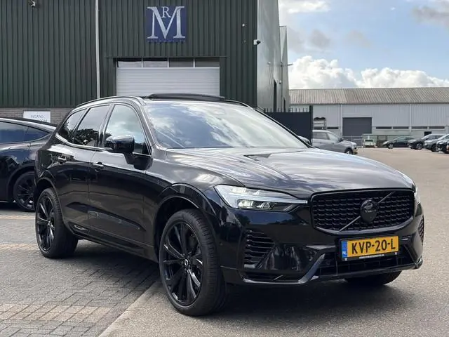 Volvo XC60 2.0 T6 Plug-in hybrid AWD Plus Dark ELEKTRISCHE TREKHAAK| PANO| STOEL + STUURVERWARMING|...