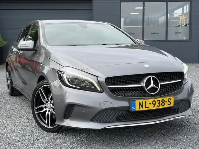 Mercedes-Benz A-klasse 180 Business Solution 2e Eigenaar,Dealer Onderhouden,Camera,Carplay,Stoelverw...