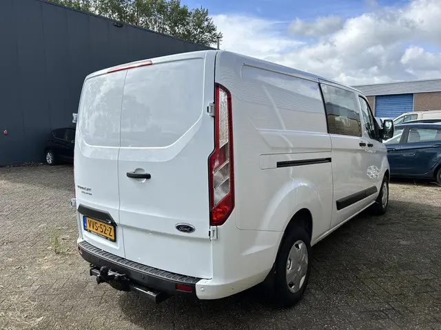 Ford Transit Custom 300 2.0 TDCI 130PK L2H1 Trend Dubbele Cabine Apple Carplay/ Android Auto - Voorr...