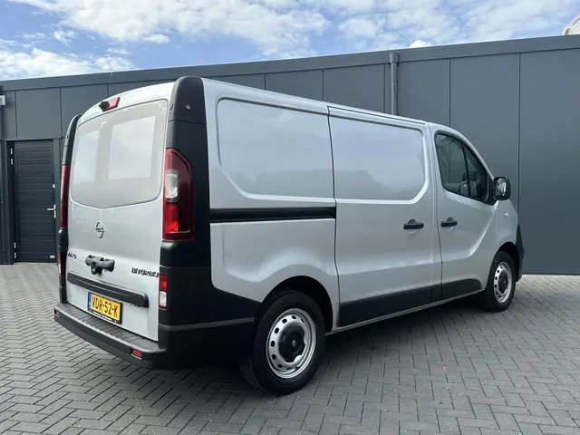 Opel Vivaro 1.6 CDTI 126 PK / L1H1 / 1e EIG. / ACHTERKLEP / AIRCO / CRUISE / NAVI / CAMERA / BLUETOO...