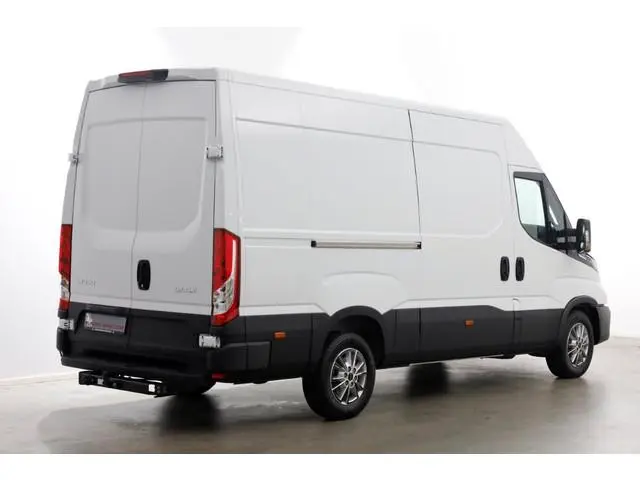 Iveco Daily 35S21 3.0 210pk L2H2 HiMatic Automaat LED/Airco/Trekhaak 3500kg NIEUW 11-2024