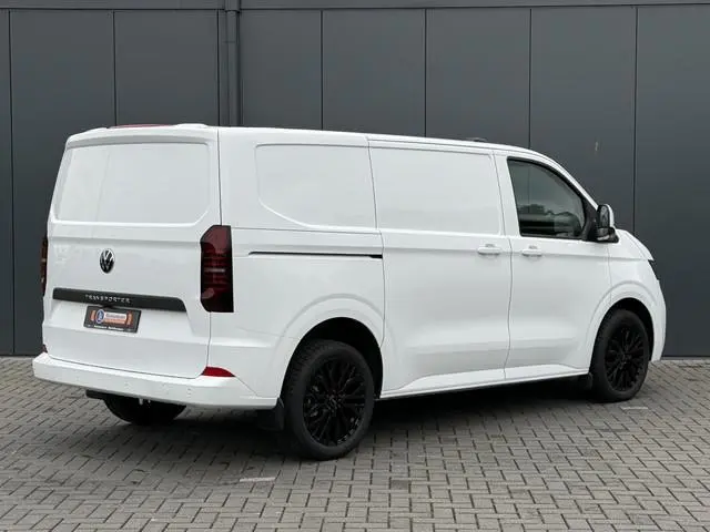 Volkswagen Transporter 2.0 TDI 150 PK STYLE / AUTOMAAT / L1H1 / BPM VRIJ! / ACHTERKLEP / ECC / CRUIS...