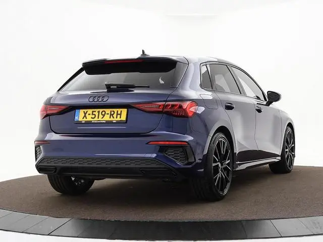 Audi A3 Sportback 35 TFSI 150pk S-tronic S edition · Apple/Android Car Play · Navigatie · Elek. Acht...
