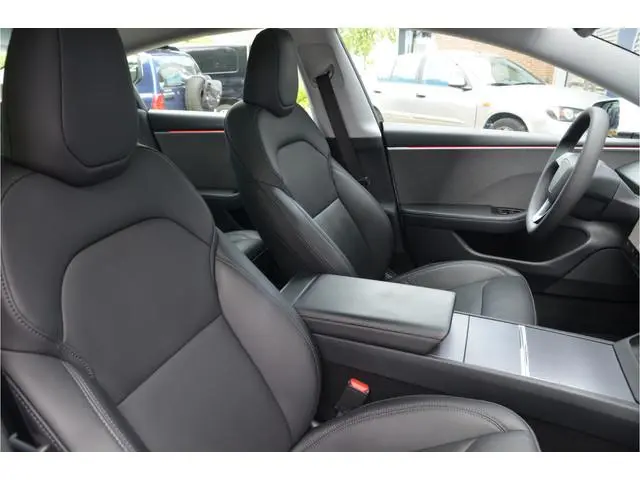 Tesla Model 3 RWD 60 kWh Premium Highland, LFP Accu, AutoPilot4.0 Ryzen (FSD 99,- p/mnd)