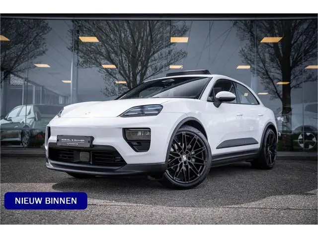 Porsche Macan 100 kWh ** Panodak ** 22inch ** BOSE ** Rijbereik 588km (WLTP) NL-auto ** NAP!!
